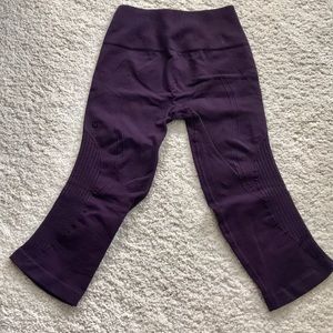 Lululemon crop leggings dark purple SZ 4